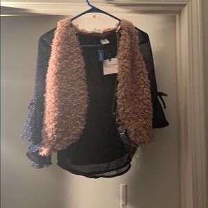 Arizona Jean co print woven blouse and vest.